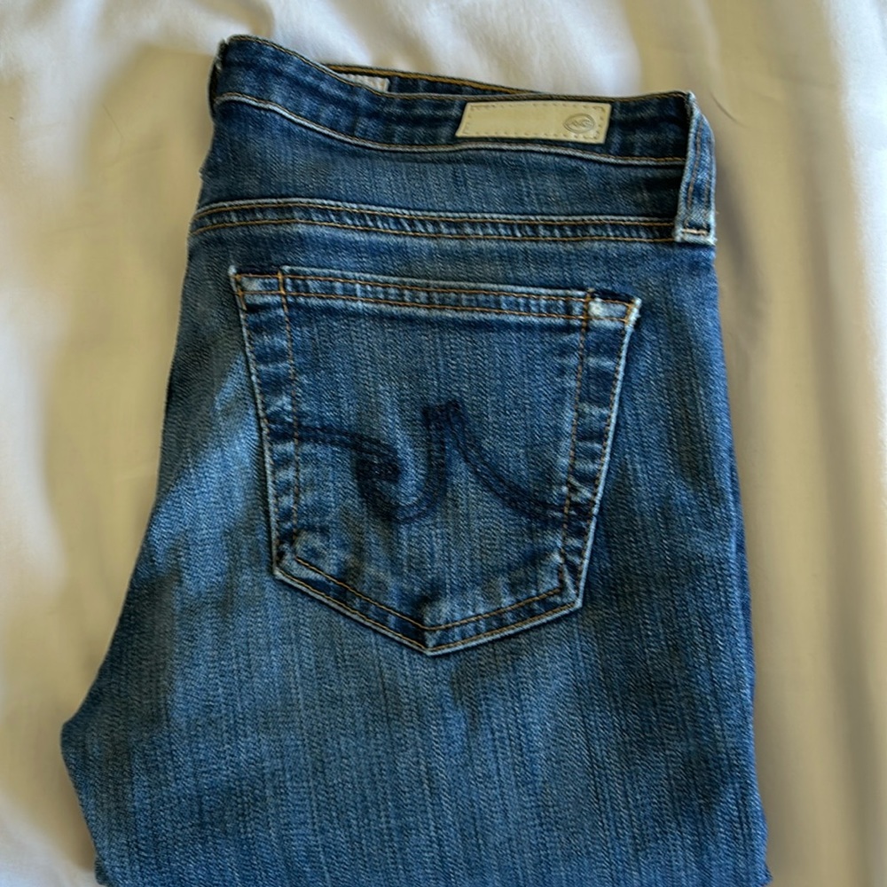 AG size 27, Stilla raw edge crop